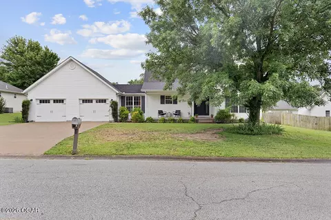 202 Briarbrook Drive Carl Junction Mo 64834 Dr, Carl Junction, MO 64834