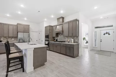 Kitchen - 902 Silver Oaks Drive Carl Junction Mo 64834 Dr, Carl Junction, MO 64834 photo 2 of 5