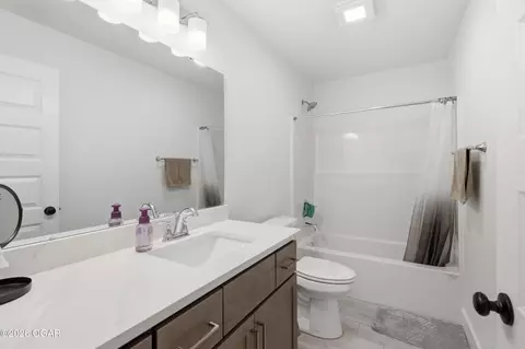 Bath - 902 Silver Oaks Drive Carl Junction Mo 64834 Dr, Carl Junction, MO 64834 photo 6 of 8