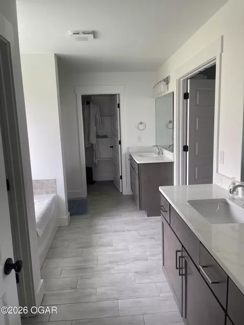Bath - 902 Silver Oaks Drive Carl Junction Mo 64834 Dr, Carl Junction, MO 64834 photo 8 of 8