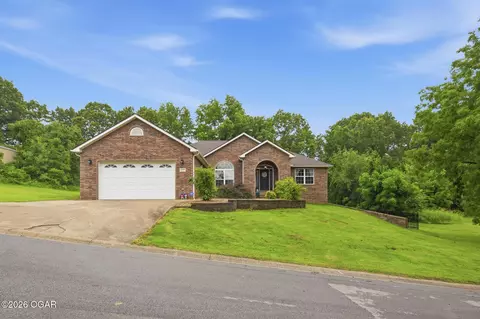 1027 Sherry Drive Neosho Mo 64850 Dr, Neosho, MO 64850