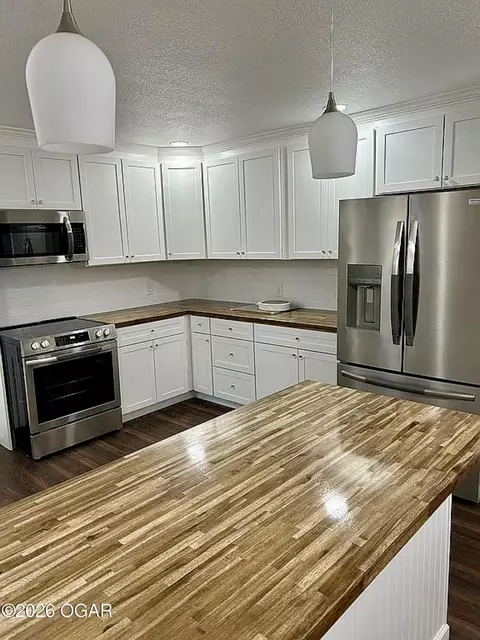 Kitchen - 121 Maiden Lane Jasper Mo 64755 Ln, Jasper, MO 64755 photo 1 of 3