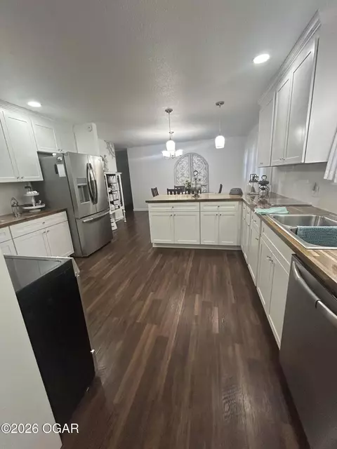Kitchen - 121 Maiden Lane Jasper Mo 64755 Ln, Jasper, MO 64755 photo 4 of 5