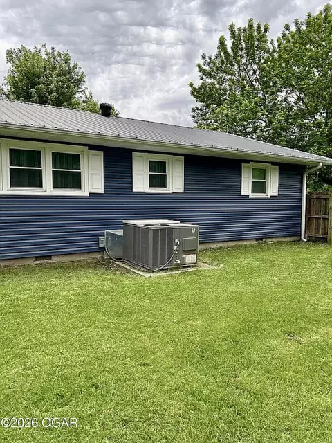 Exterior - 121 Maiden Lane Jasper Mo 64755 Ln, Jasper, MO 64755 photo 8 of 9