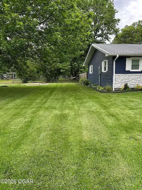 Exterior - 121 Maiden Lane Jasper Mo 64755 Ln, Jasper, MO 64755 photo 5 of 9