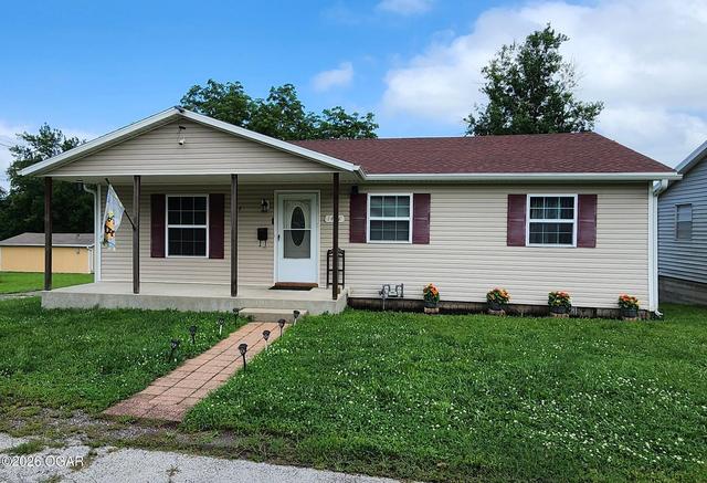 1438 James Street Carthage Mo 64836 St, Carthage, MO 64836