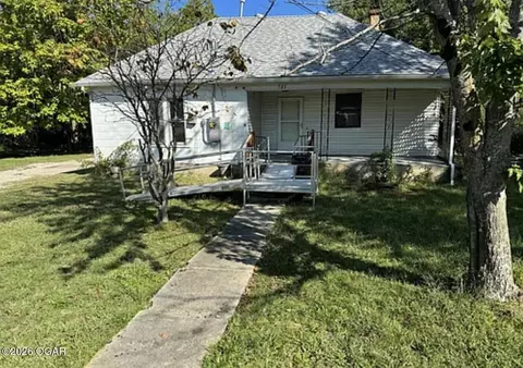 703 W Macon Street Carthage Mo 64836 St, Carthage, MO 64836