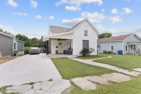 1004 Oak Street Carthage Mo 64836 St, Carthage, MO 64836