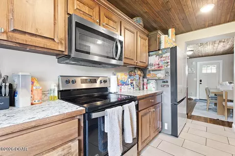 Kitchen - 1004 Oak Street Carthage Mo 64836 St, Carthage, MO 64836 photo 2 of 2