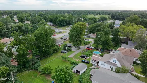 View/Area - 1004 Oak Street Carthage Mo 64836 St, Carthage, MO 64836 photo 8 of 9
