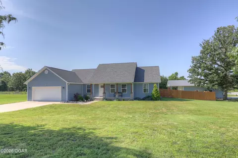 Exterior - 4910 E 27th Street Joplin Mo 64801 St, Joplin, MO 64801 photo 2 of 4