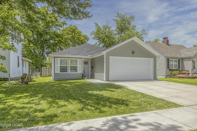 214 S Pennsylvania Avenue Webb City Mo 64870 Ave, Webb City, MO 64870