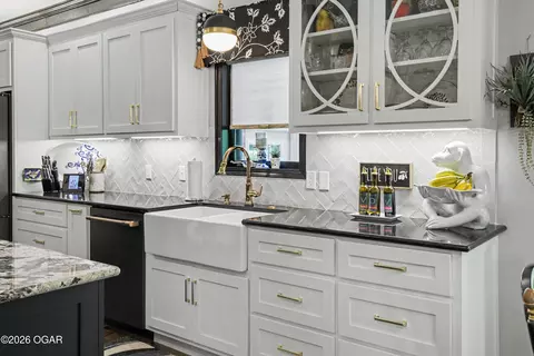 Kitchen - 27 SE 11th Road Lamar Mo 64759 Rd, Lamar, MO 64759 photo 5 of 10