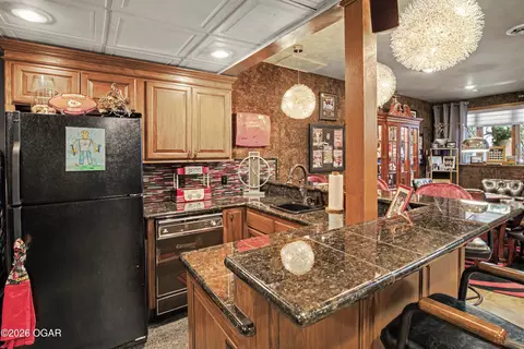 Kitchen - 27 SE 11th Road Lamar Mo 64759 Rd, Lamar, MO 64759 photo 9 of 10