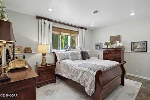 Bedroom - 27 SE 11th Road Lamar Mo 64759 Rd, Lamar, MO 64759 photo 2 of 6