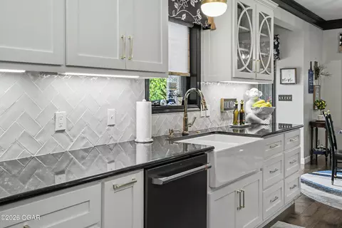 Kitchen - 27 SE 11th Road Lamar Mo 64759 Rd, Lamar, MO 64759 photo 3 of 10