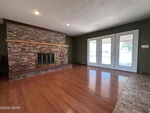 Living - 9609 Base Line Boulevard Jasper Mo 64755 Blvd, Jasper, MO 64755 photo 4 of 7