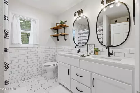 Bath - 2521 E Markwardt Street Joplin Mo 64801 St, Joplin, MO 64801 photo 1 of 4