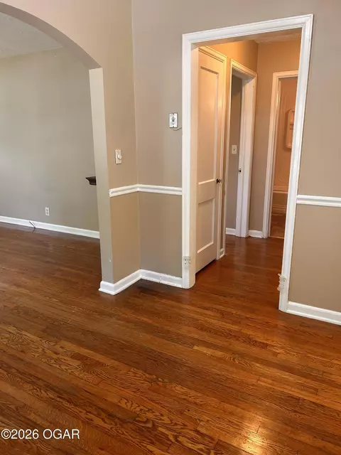 Entry Way - 2817 E 12th Street Joplin Mo 64801 St, Joplin, MO 64801 photo 2 of 5