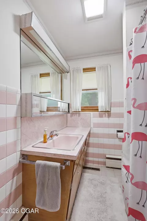 Bath - 310 2nd Street Jasper Mo 64755 St, Jasper, MO 64755 photo 3 of 3
