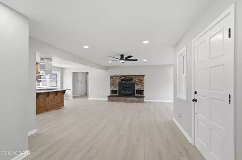 Living - 22264 State Highway 86 Granby Mo 64844, Granby, MO 64844 photo 6 of 14