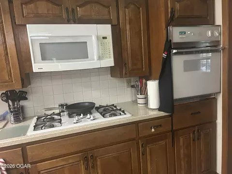 Kitchen - 400 E 3rd Terrace Lamar Mo 64759 Ter, Lamar, MO 64759 photo 2 of 2