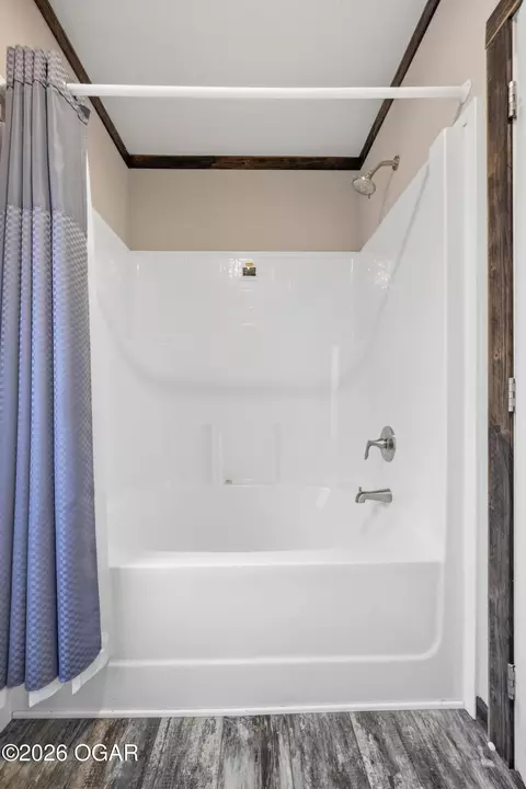 Bath - 1270 Plainview Road Anderson Mo 64831 Rd, Anderson, MO 64831 photo 3 of 5