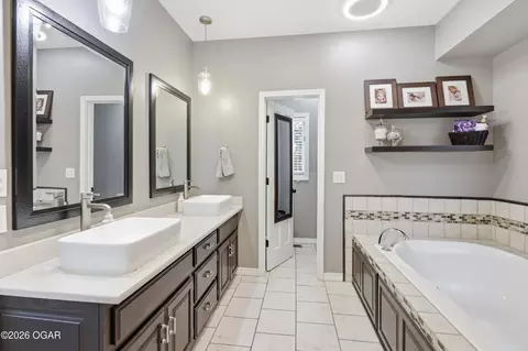 Bath - 602 Split Rail Drive Joplin Mo 64801 Dr, Joplin, MO 64801 photo 1 of 5