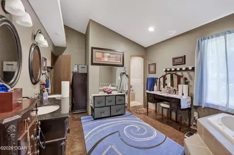 Bath - 117 Rocky Lane Carl Junction Mo 64834 Ln, Carl Junction, MO 64834 photo 1 of 10