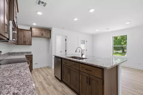 Kitchen - 401 Wolfe Drive Duenweg Mo 64841 Dr, Duenweg, MO 64841 photo 1 of 2