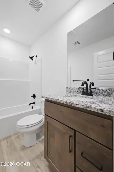 Bath - 401 Wolfe Drive Duenweg Mo 64841 Dr, Duenweg, MO 64841 photo 5 of 5