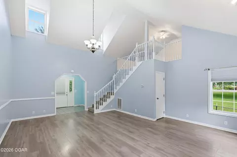 Living - 6060 Oak Road Carthage Mo 64836 Rd, Carthage, MO 64836 photo 4 of 11