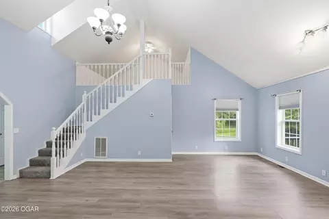 Living - 6060 Oak Road Carthage Mo 64836 Rd, Carthage, MO 64836 photo 3 of 11