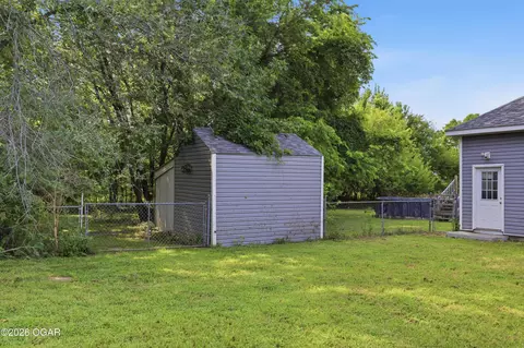 Exterior - 6060 Oak Road Carthage Mo 64836 Rd, Carthage, MO 64836 photo 6 of 9
