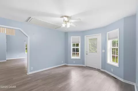 Living - 6060 Oak Road Carthage Mo 64836 Rd, Carthage, MO 64836 photo 8 of 11