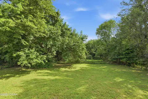 Exterior - 6060 Oak Road Carthage Mo 64836 Rd, Carthage, MO 64836 photo 5 of 9