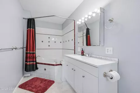 Bath - 6060 Oak Road Carthage Mo 64836 Rd, Carthage, MO 64836 photo 5 of 5