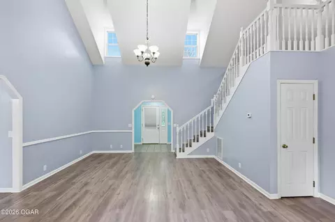 Living - 6060 Oak Road Carthage Mo 64836 Rd, Carthage, MO 64836 photo 5 of 11