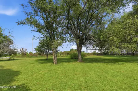 Exterior - 6060 Oak Road Carthage Mo 64836 Rd, Carthage, MO 64836 photo 7 of 9