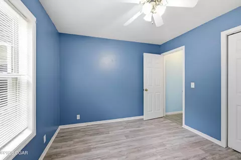 Bedroom - 6060 Oak Road Carthage Mo 64836 Rd, Carthage, MO 64836 photo 3 of 4