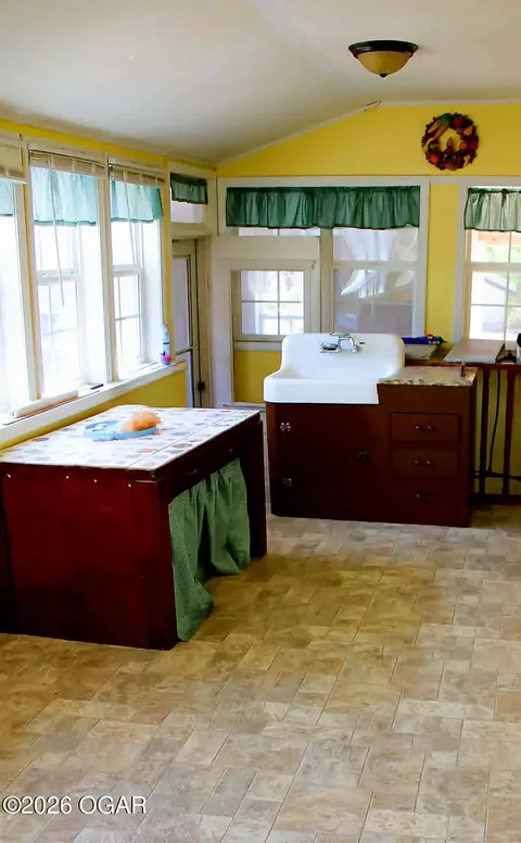 Kitchen - 28249 Quince Road Fairview Mo 64842 Rd, Fairview, MO 64842 photo 3 of 3