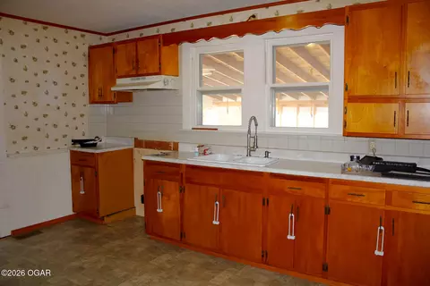 Kitchen - 28249 Quince Road Fairview Mo 64842 Rd, Fairview, MO 64842 photo 1 of 1