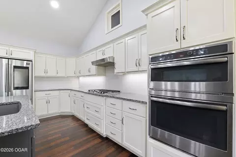 Kitchen - 43 Oakridge Drive Pineville Mo 64856 Dr, Pineville, MO 64856 photo 1 of 2