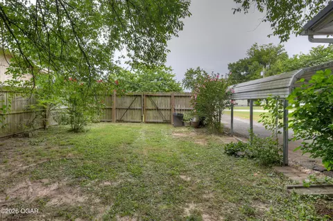 Exterior - 109 E Splitlog Avenue Goodman Mo 64843 Ave, Goodman, MO 64843 photo 1 of 3