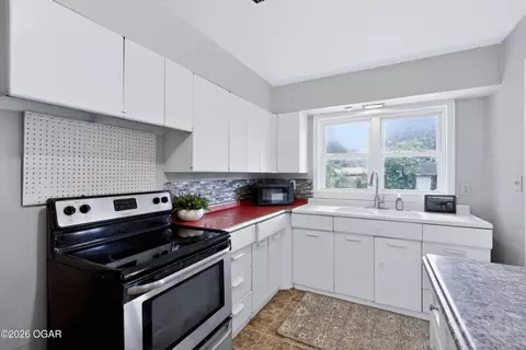 Kitchen - 109 E Splitlog Avenue Goodman Mo 64843 Ave, Goodman, MO 64843 photo 2 of 3
