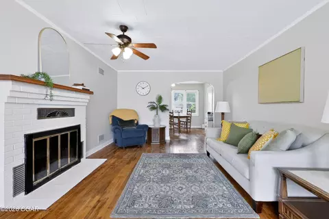 Living - 109 E Splitlog Avenue Goodman Mo 64843 Ave, Goodman, MO 64843 photo 2 of 4