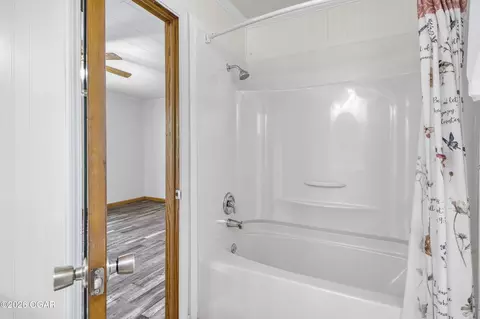 Bath - 8567 Brookside Circle Monett Mo 65708 Cir, Monett, MO 65708 photo 2 of 3