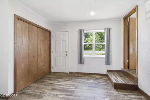 Entry Way - 8567 Brookside Circle Monett Mo 65708 Cir, Monett, MO 65708 photo 1 of 2