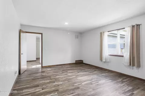 Living - 8567 Brookside Circle Monett Mo 65708 Cir, Monett, MO 65708 photo 5 of 5