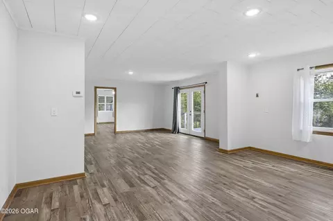 Living - 8567 Brookside Circle Monett Mo 65708 Cir, Monett, MO 65708 photo 2 of 5